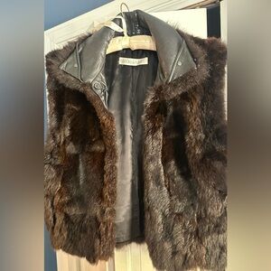 Andrew Marc Elegant brown/black New Zealand Opossum Fur vest